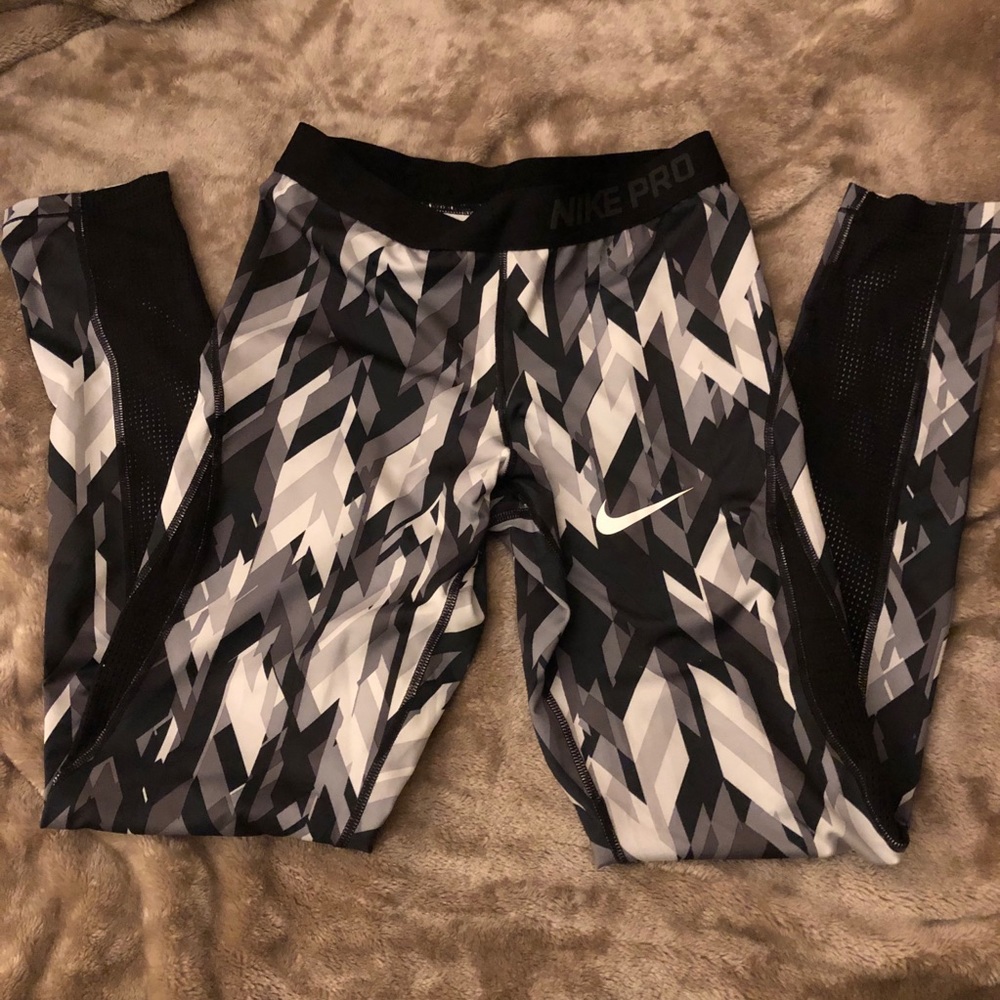 Nike pro kids XL new tags removed